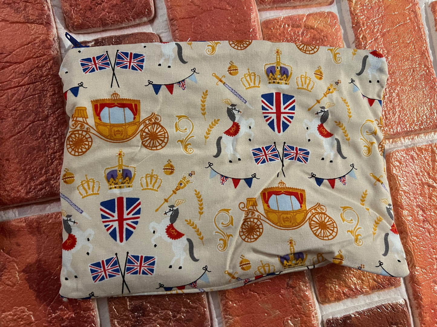 Make-up bags/Pencil cases